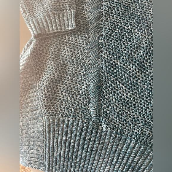 Willow & Clay Light Marled Blue Open Knit Cold Shoulder Sweater size Large - Picture 3 of 7